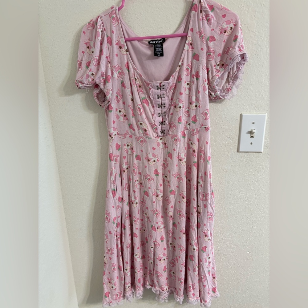 Strawberry Milk Cow Henley Dress W/ pockets by Hot Topic. EUC.